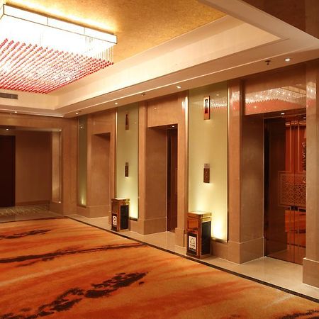Beijing Wuhuan Hotel Екстер'єр фото
