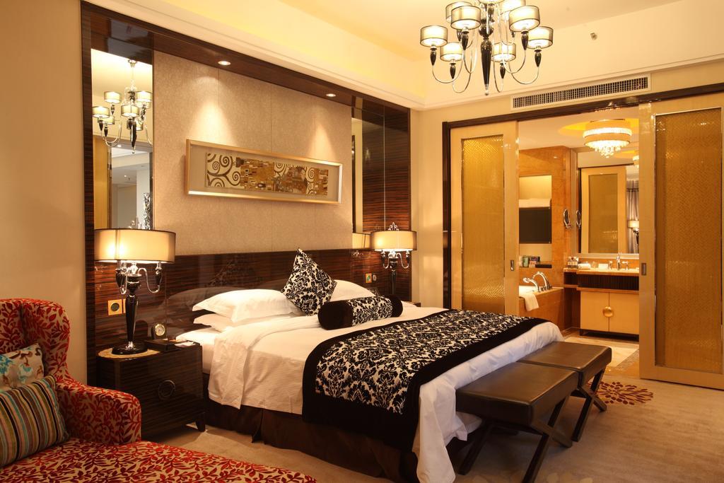 Beijing Wuhuan Hotel Екстер'єр фото